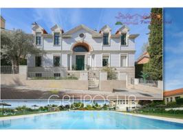 Exclusivo chalet de lujo con piscinas y zonas comunitarias en la urbanización Fuente Berrocal, Valladolid photo 0