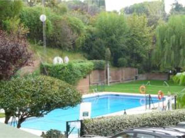 Habitación con cuarto de baño en suite con el dormitorio photo 0