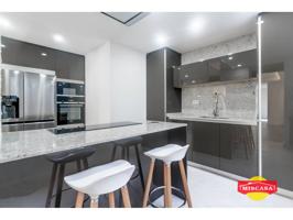 Exclusiva vivienda reformada integralmente en 2022 con materiales de primerísima calidad, ubicada en Plaza de Castilla-C photo 0