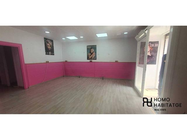 Local comercial en venta en Sabadell photo 0