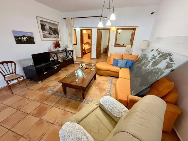 Edificio tres viviendas en venta San Bartolomé. photo 0