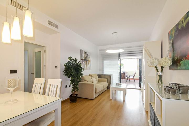 Piso seminuevo con terraza, en urb. con piscina photo 0