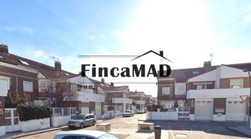 FINCAMAD REAL ESTATE VENDE MAGNIFICO CHALET ADOSADO EN EL BERCIAL photo 0