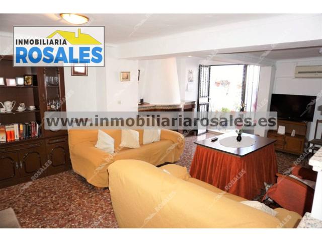 Casa adosada en venta en Baena photo 0