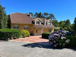 Chalet en venta en Pobra do Caramiñal photo 0