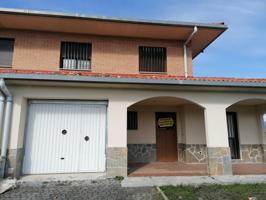 Casa en venta en c. biariz, 9, Salvatierra, Álava photo 0