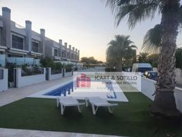 Chalet adosado en venta en Costa Nord photo 0