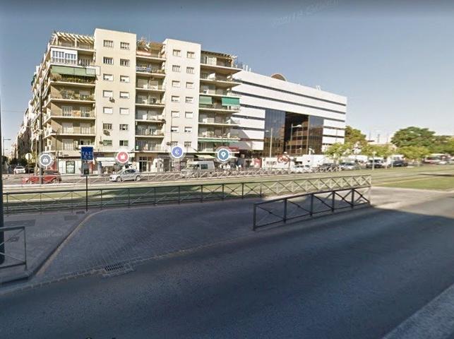 ALQUILER DE OFICINA INDEPENDIENTE EN LA CALETA POR SOLO 200€-MES photo 0