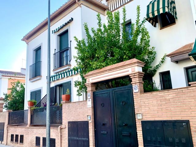 ADOSADO CON PISCINA JUNTO AL COMERCIAL NEVADA photo 0