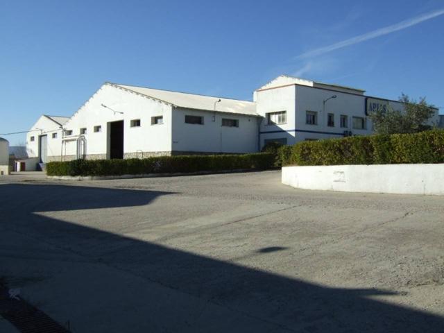 Nave industrial y oficinas - Orgaz photo 0