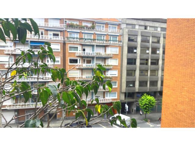Amplio piso en el centro de Bilbao. photo 0