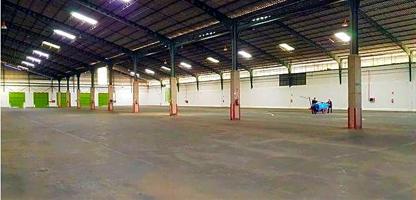 Gran nave industrial con amplia parcela y oficinas en Cantabria photo 0