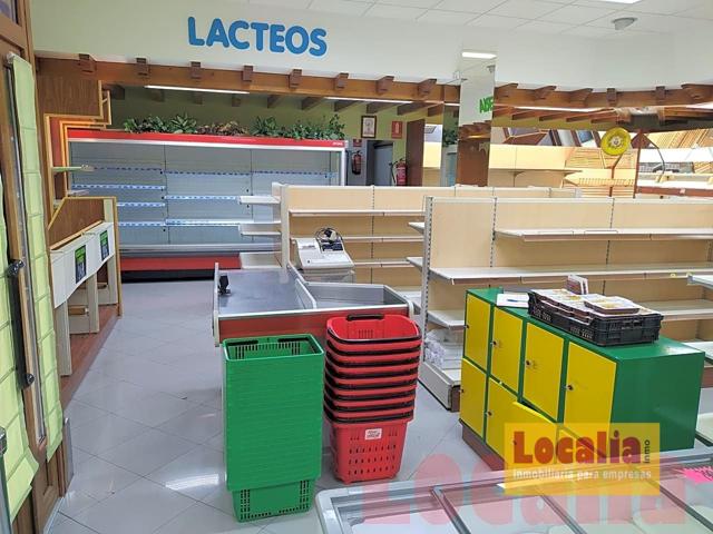 Excelente mercado o local en centro Torrelavega photo 0