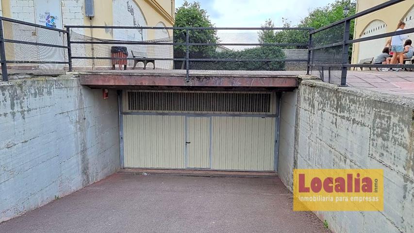 Garajes en venta en el centro de Cartes photo 0