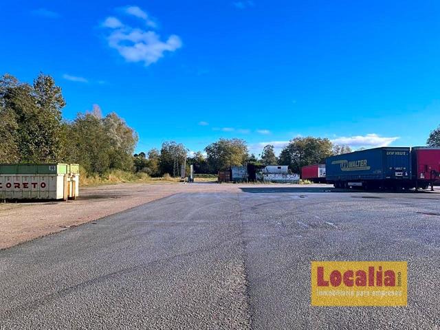 Alquiler de parcela para aparcamiento de camiones photo 0