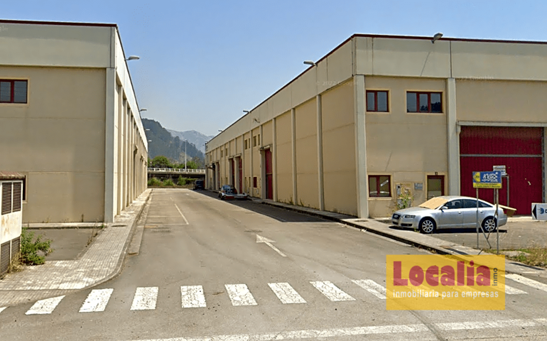 Nave industrial en Barros, Los Corrales de Buelna photo 0