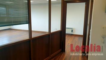 Amplia oficina profesional de 95m² en Santander photo 0