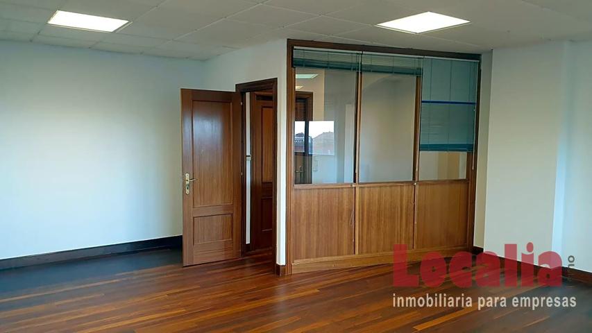 Amplia oficina profesional de 95m² en Santander photo 0