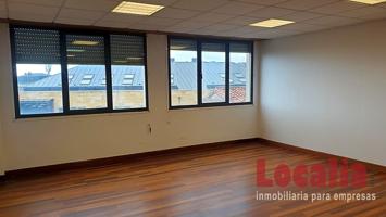 Amplia oficina de 95m² en Santander photo 0