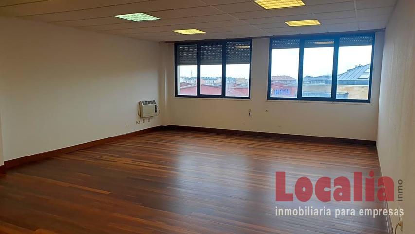 Amplia oficina de 95m² en Santander photo 0