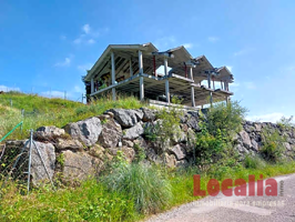 Obra parada junto al Mirador de La Hayuela, Udías photo 0