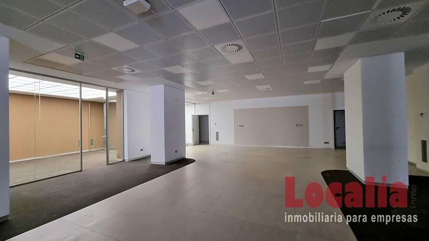 Local acondicionado como oficina bancaria Torrelavega photo 0