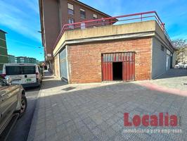 Local comercial con dos entradas en Torrelavega. photo 0