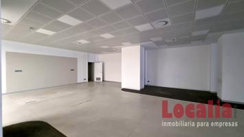 Excelente local en centro de Torrelavega photo 0