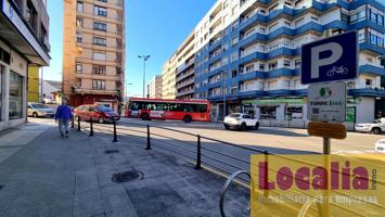 Local con excelente ubicación en Torrelavega photo 0