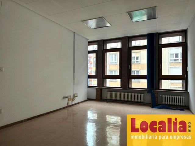 Excepcional local para oficinas en Santander. photo 0