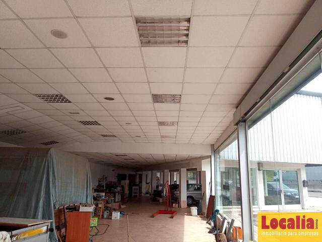 Atractiva nave comercial en alquiler en Maliaño. photo 0