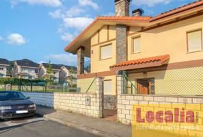 Chalet pareado a estrenar en Castro Urdiales. photo 0
