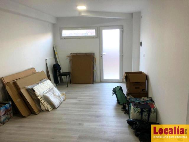 Atractivo local comercial en venta, Torrelavega. photo 0