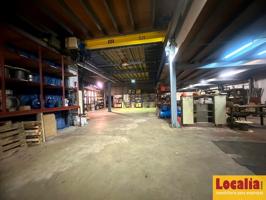 Nave industrial con oficinas en Santander 822m² photo 0
