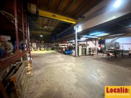 Nave industrial con oficinas en Santander 822m² photo 0
