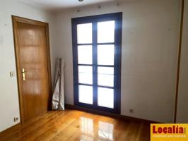 Oficina o despacho de 77 m² en alquiler Torrelavega photo 0