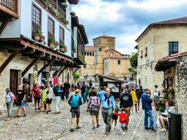 Vive o invierte en el pueblo más bonito de España photo 0