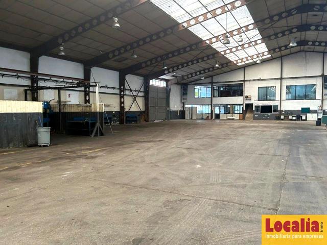 Nave de 3000 m² con campa y oficinas photo 0