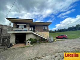 Amplia finca con chalet y anexos en Hazas de Cesto photo 0