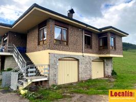 Amplia finca con chalet y anexos en Hazas de Cesto photo 0