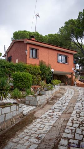 Casa De Campo En venta en Urbanizacion El Pinar, Almorox photo 0