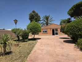 Encantador Chalet en Chiclana de la Frontera con Piscina Privada y Casa de Invitados photo 0