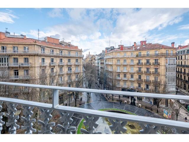 ¡Alquiler de un fantástico piso en San Sebastián - Donostia - Centro! photo 0