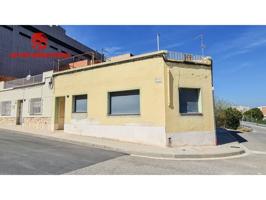 Casa en venta en El Grau-Eixample photo 0