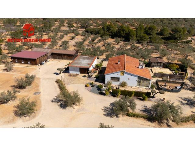 Chalet en venta en Camarles photo 0