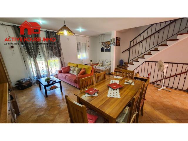 Oportunidad! Casa adosada con 4 habitaciones, garaje y terraza en La Galera. photo 0