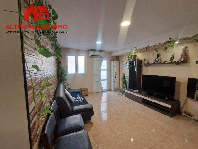 Local reformado como vivienda en venta en La Ràpita photo 0