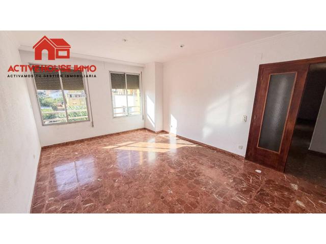 Venta de piso de 4 habitaciones en Santa Bàrbara photo 0