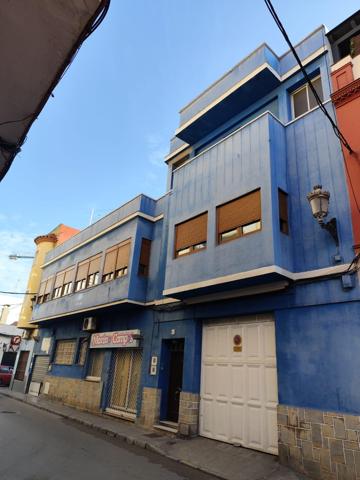 VIVIENDA CON CINCO DORMITORIOS EN LA LÍNEA DE LA CONCEPCION - zona Isabel la católica photo 0