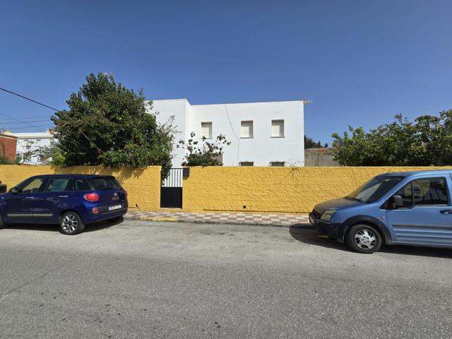 GRAN CASA EN LOS BARRIOS photo 0